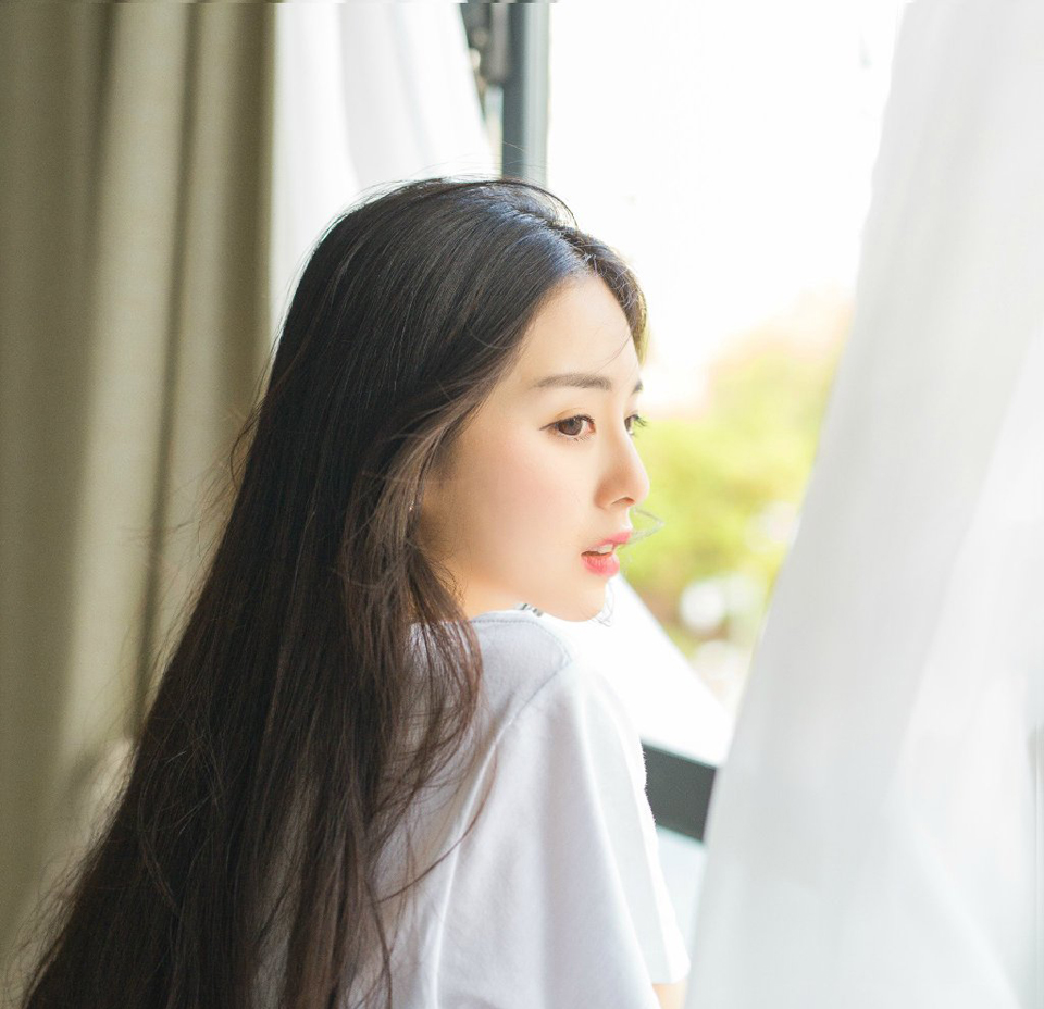 从前看脸蛋，如今重内涵[lizhigushicom]。
